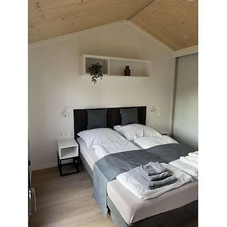 Сasa de vacaciones In With Swimming Pool