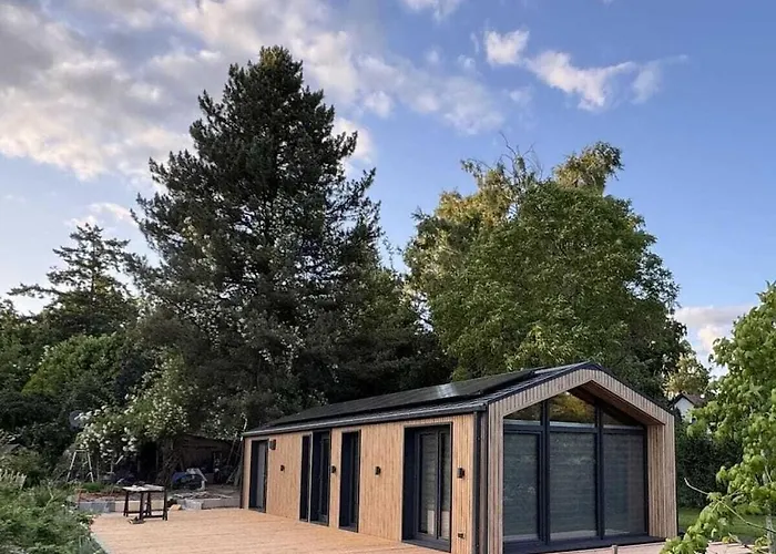 Сasa de vacaciones In With Swimming Pool