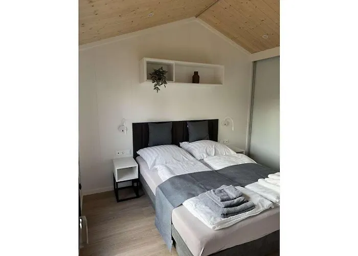 Сasa de vacaciones In With Swimming Pool